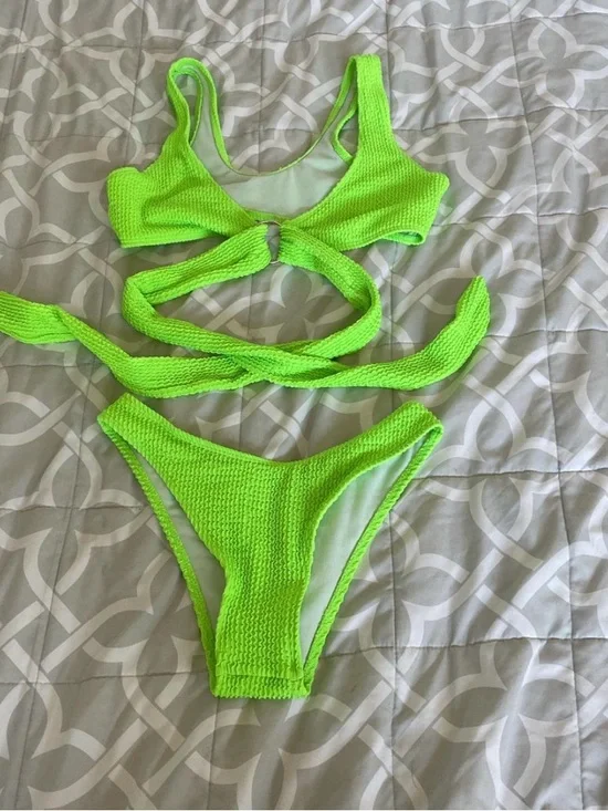 Neon Green Textured Two-Piece Bikini - Picture 2 of 3